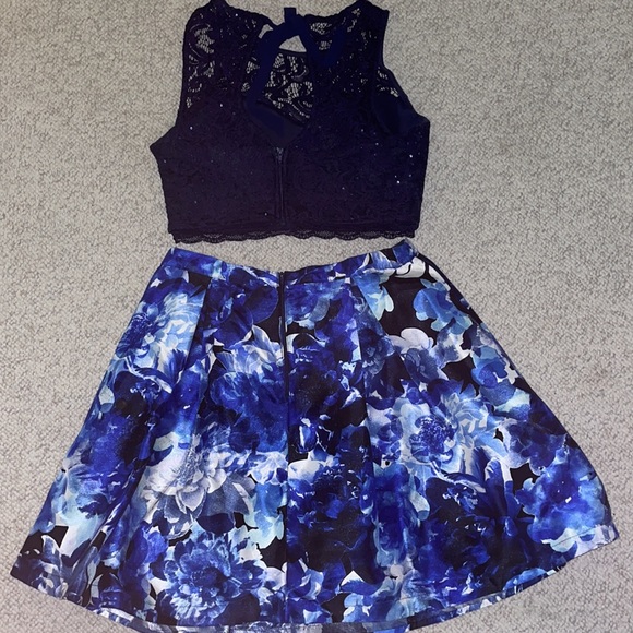 Prom/homecoming dress - Picture 3 of 4